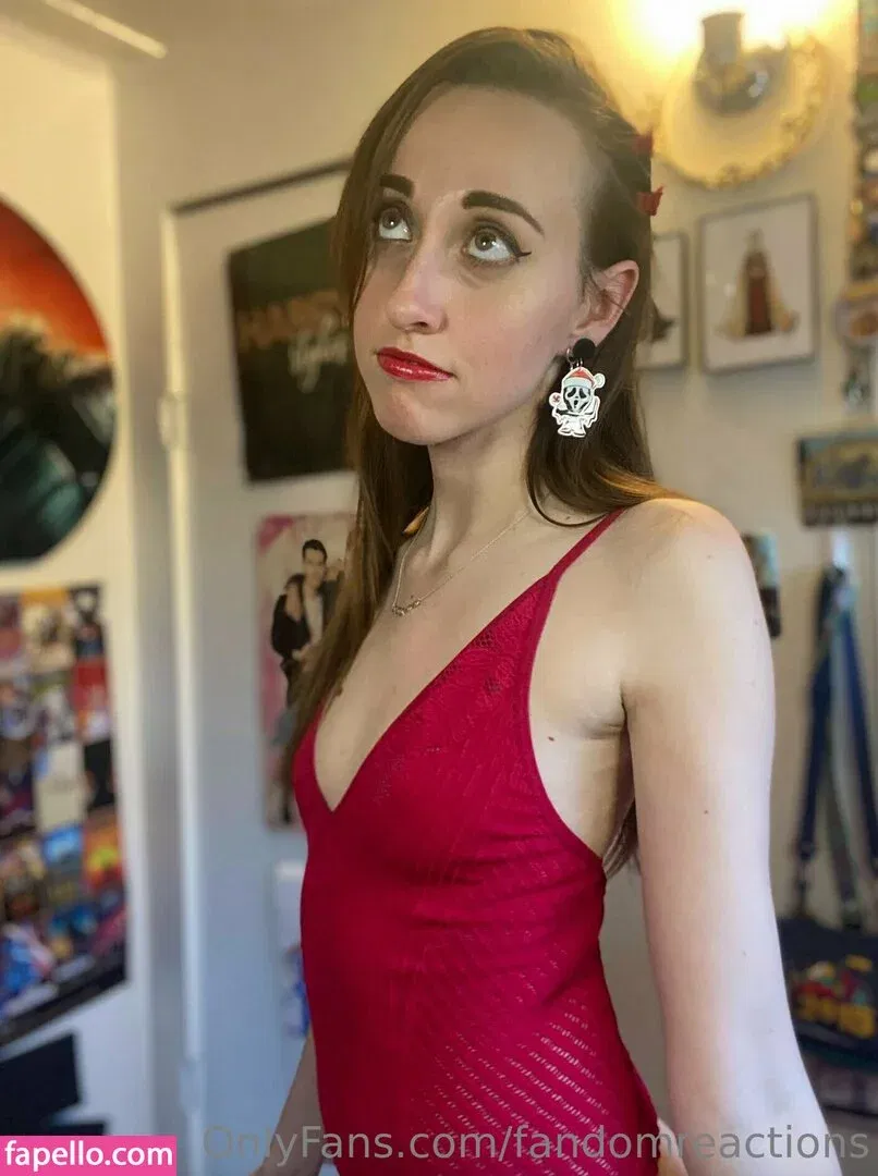 FandomReactions / fandomreactgirls Onlyfans Photo Gallery 