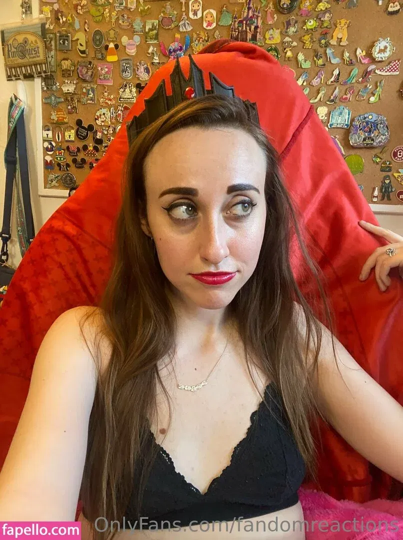 FandomReactions / fandomreactgirls Onlyfans Photo Gallery 