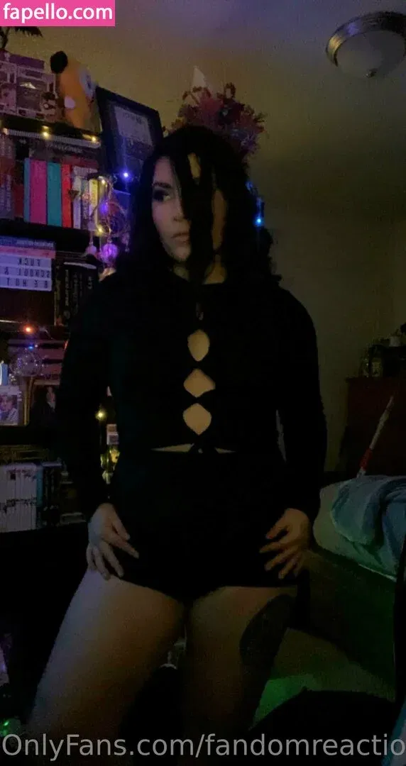 FandomReactions / fandomreactgirls Onlyfans Photo Gallery 