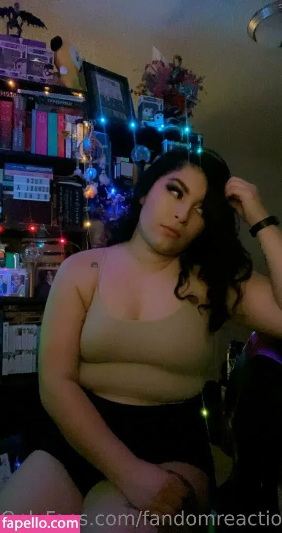 FandomReactions / fandomreactgirls Onlyfans Photo Gallery 