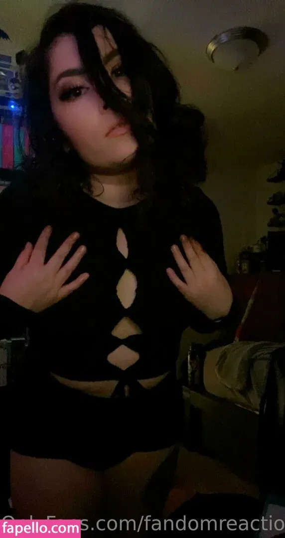 FandomReactions / fandomreactgirls Onlyfans Photo Gallery 