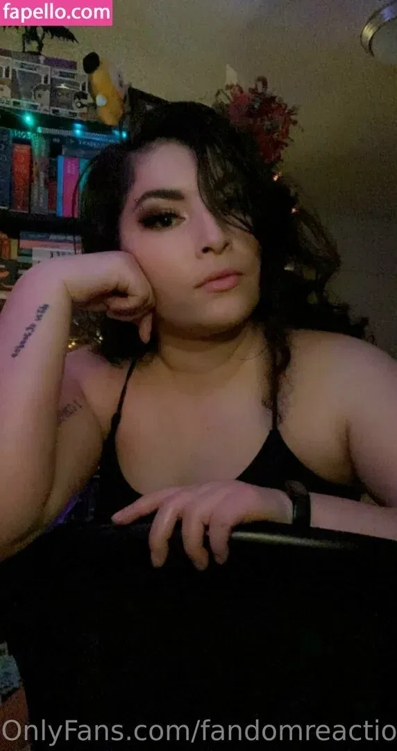 FandomReactions / fandomreactgirls Onlyfans Photo Gallery 