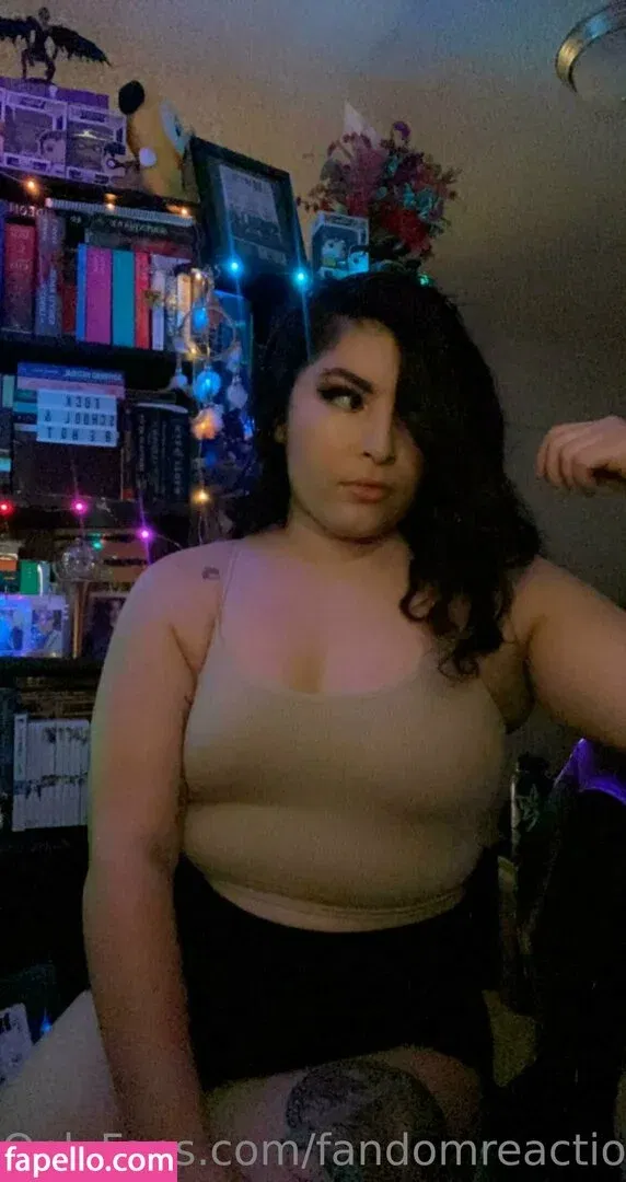 FandomReactions / fandomreactgirls Onlyfans Photo Gallery 