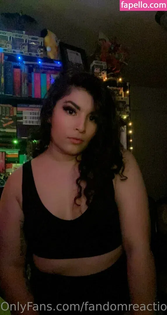 FandomReactions / fandomreactgirls Onlyfans Photo Gallery 