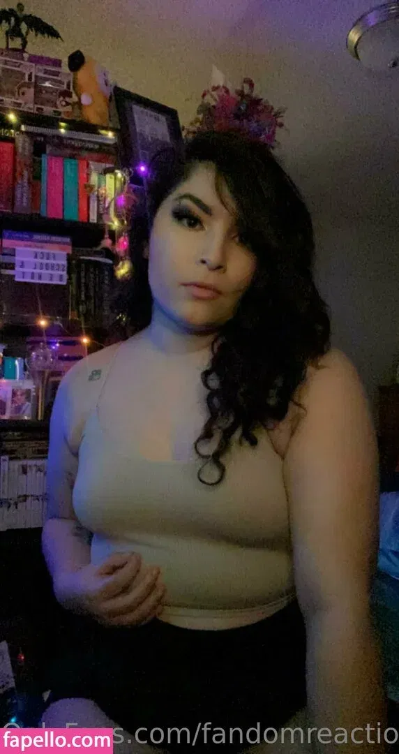FandomReactions / fandomreactgirls Onlyfans Photo Gallery 