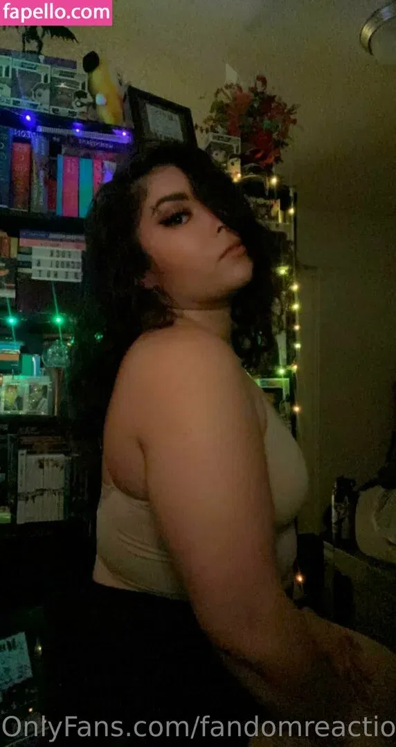 FandomReactions / fandomreactgirls Onlyfans Photo Gallery 