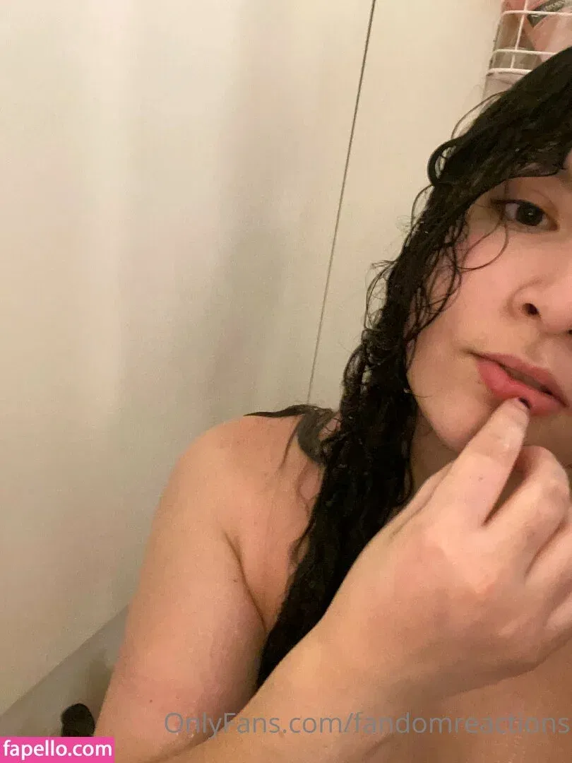 FandomReactions / fandomreactgirls Onlyfans Photo Gallery 