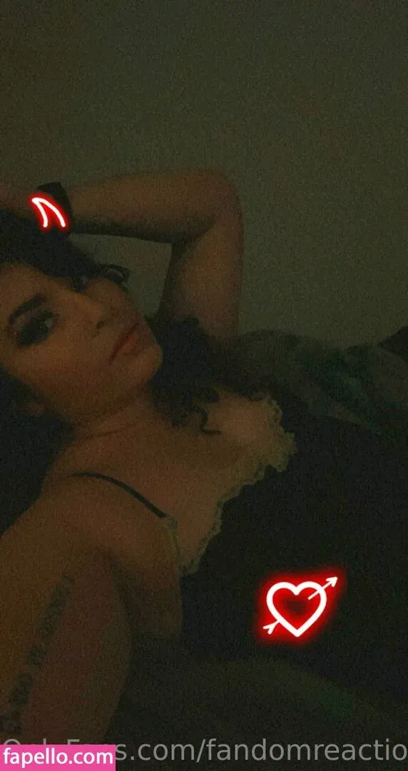 FandomReactions / fandomreactgirls Onlyfans Photo Gallery 