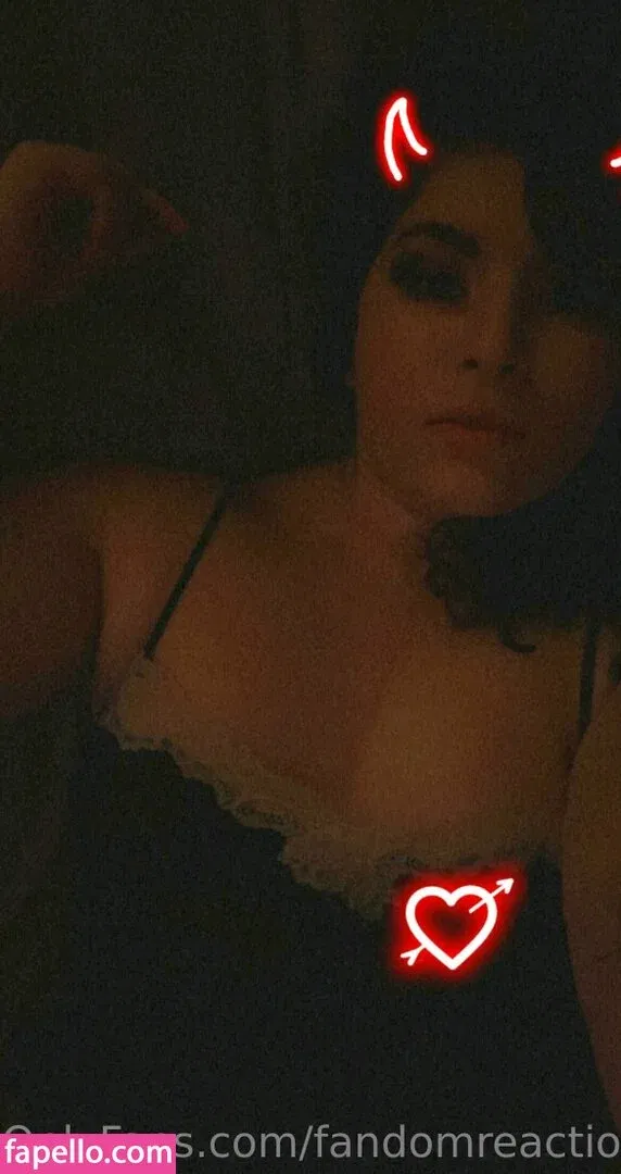 FandomReactions / fandomreactgirls Onlyfans Photo Gallery 