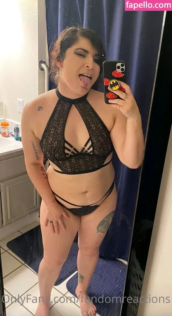 FandomReactions / fandomreactgirls Onlyfans Photo Gallery 