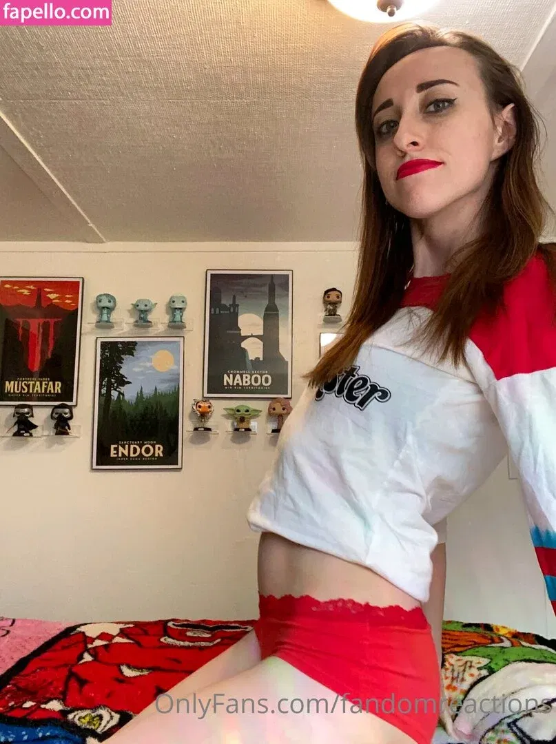 FandomReactions / fandomreactgirls Onlyfans Photo Gallery 