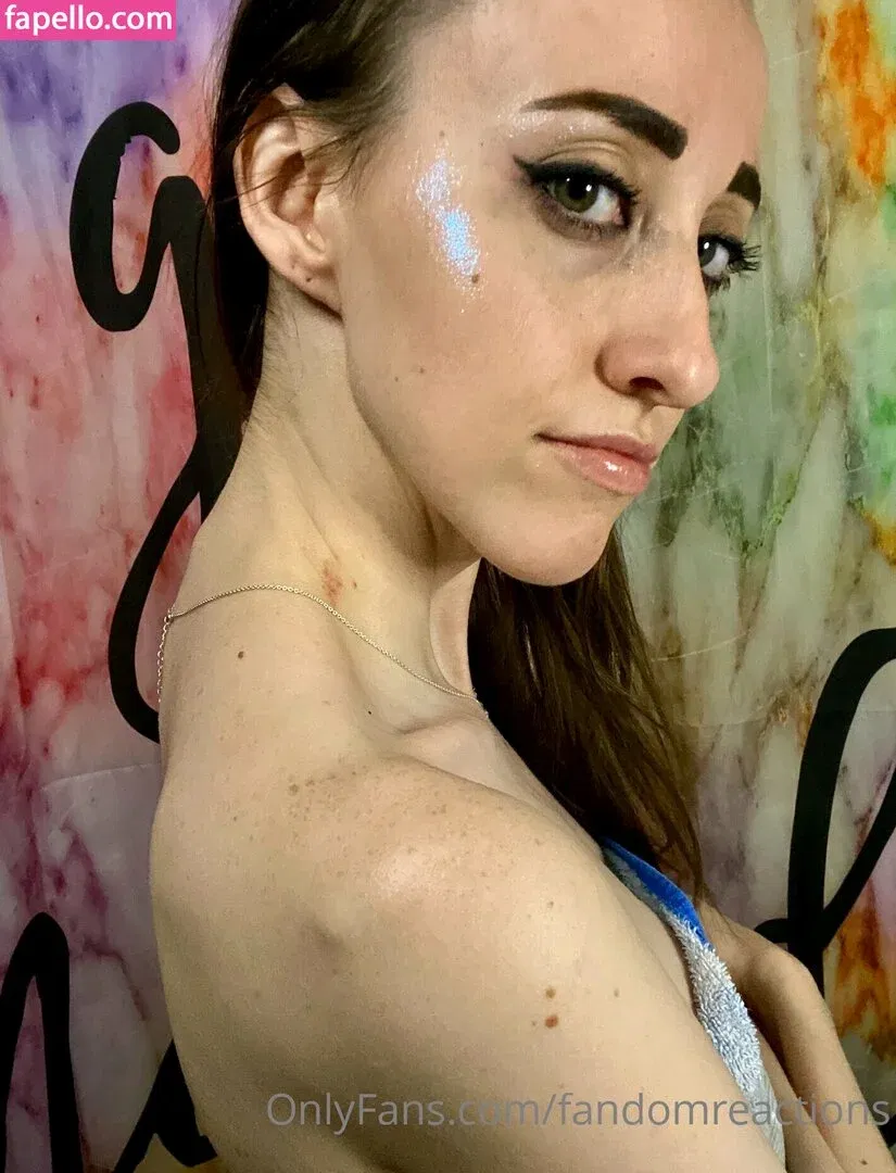 FandomReactions / fandomreactgirls Onlyfans Photo Gallery 