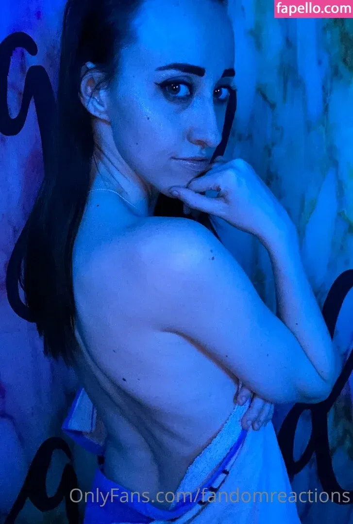 FandomReactions / fandomreactgirls Onlyfans Photo Gallery 