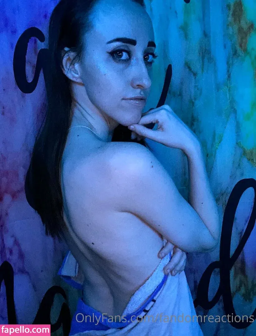 FandomReactions / fandomreactgirls Onlyfans Photo Gallery 
