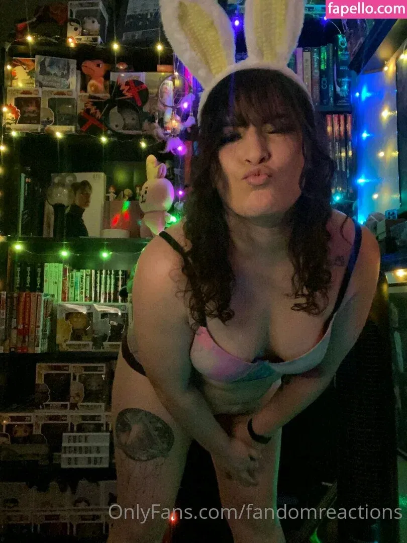 FandomReactions / fandomreactgirls Onlyfans Photo Gallery 