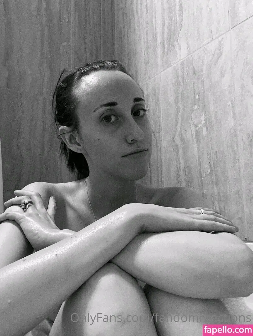 FandomReactions / fandomreactgirls Onlyfans Photo Gallery 