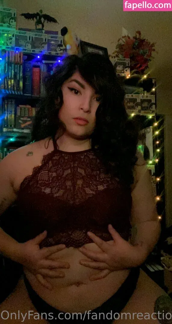 FandomReactions / fandomreactgirls Onlyfans Photo Gallery 