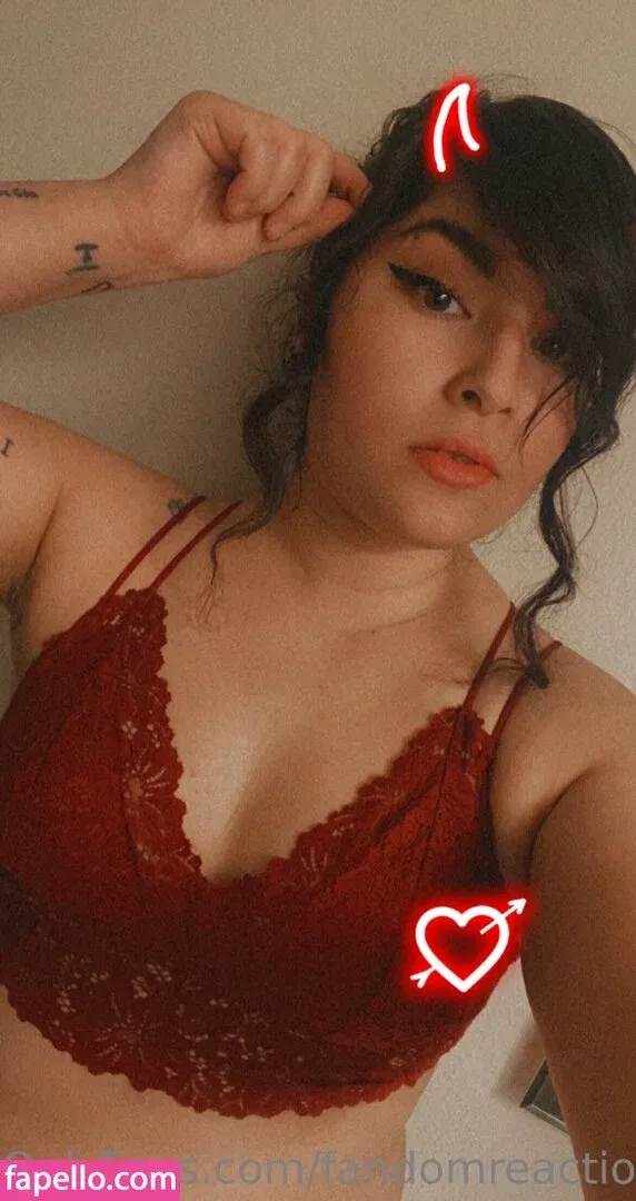 FandomReactions / fandomreactgirls Onlyfans Photo Gallery 