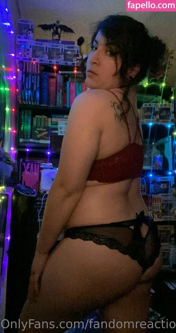 FandomReactions / fandomreactgirls Onlyfans Photo Gallery 