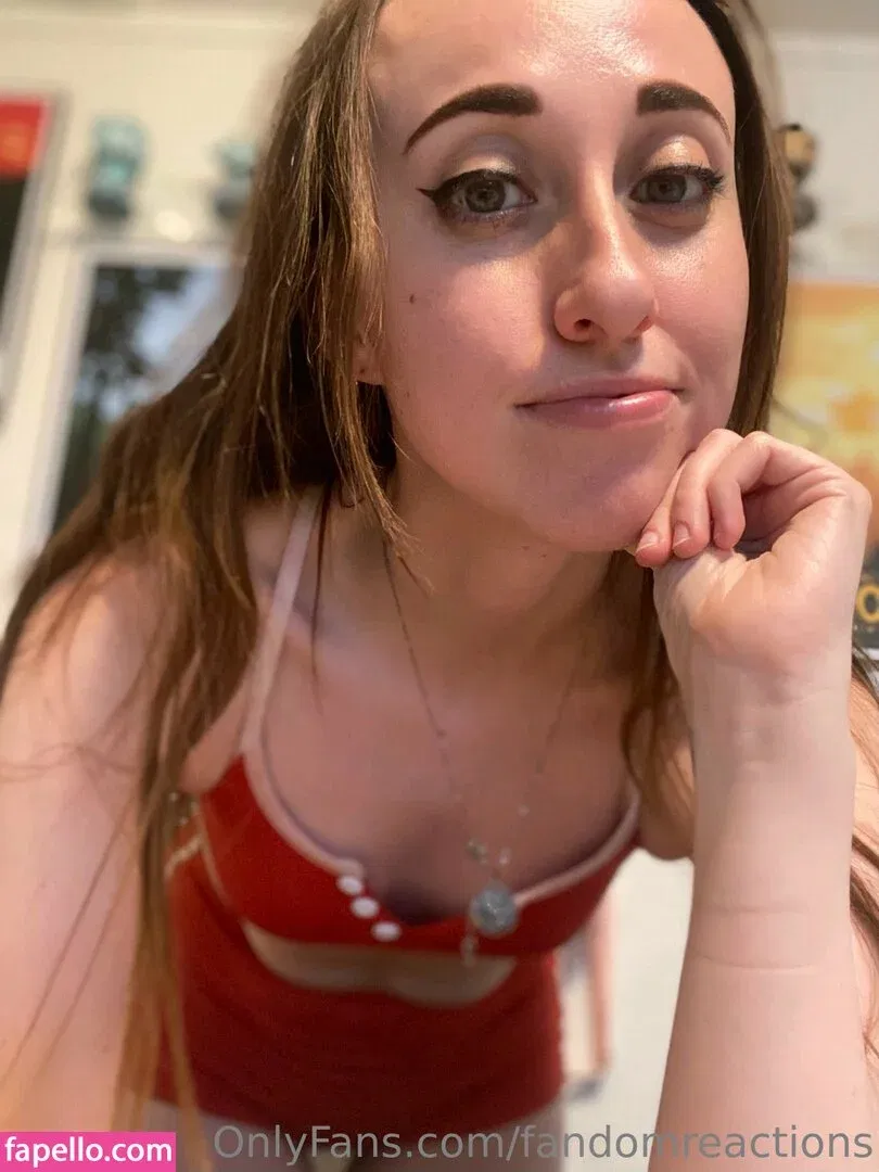 FandomReactions / fandomreactgirls Onlyfans Photo Gallery 