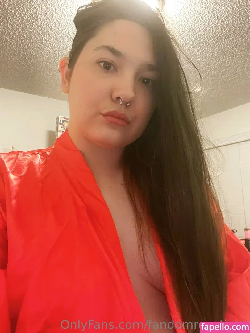 FandomReactions / fandomreactgirls Onlyfans Photo Gallery 