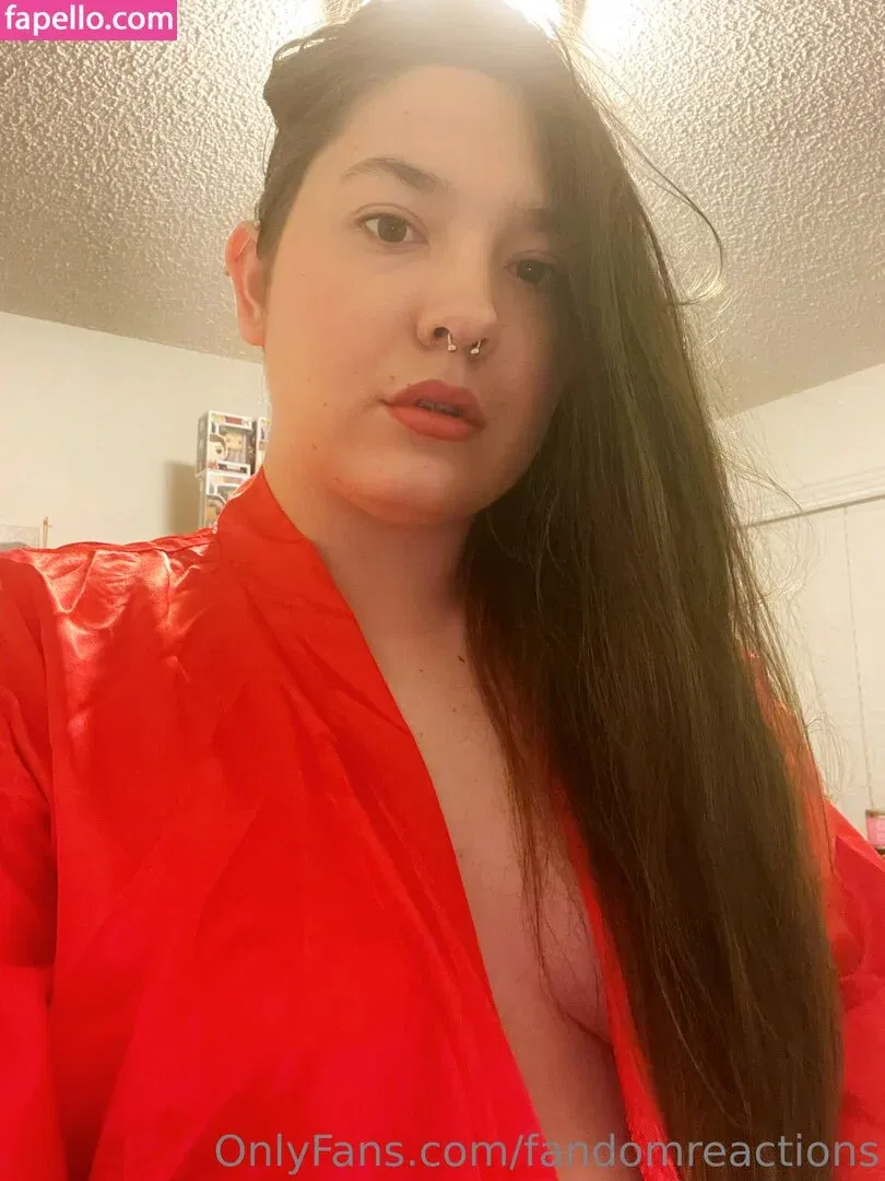 FandomReactions / fandomreactgirls Onlyfans Photo Gallery 