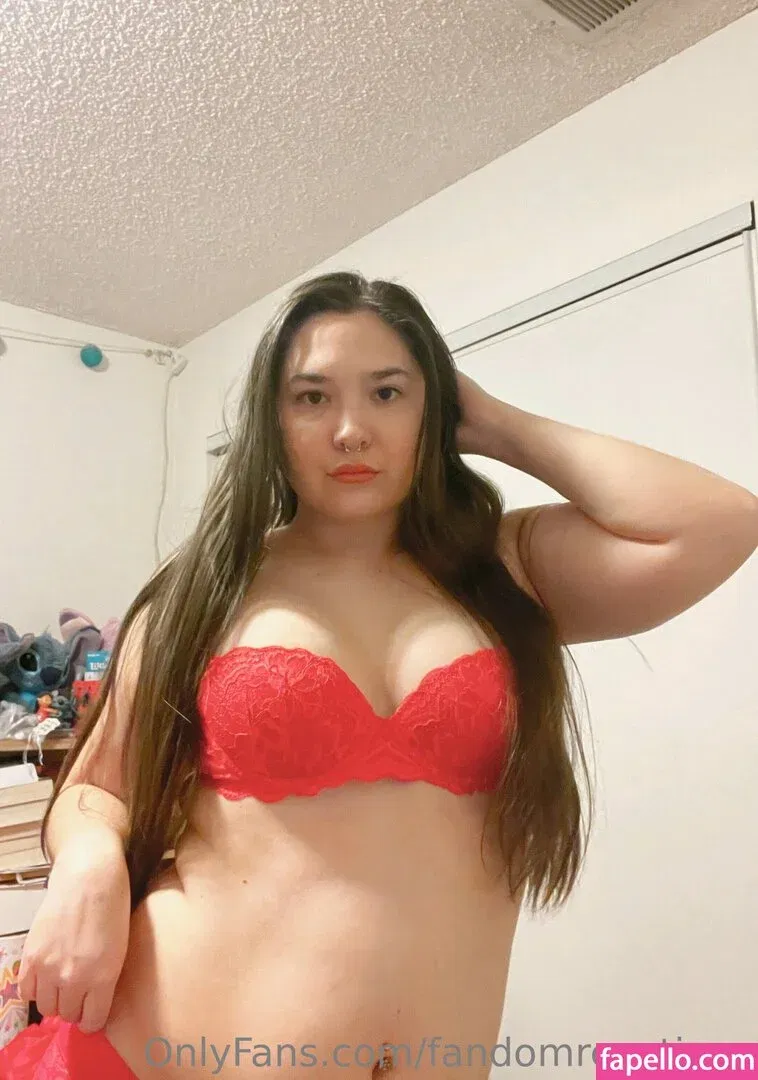 FandomReactions / fandomreactgirls Onlyfans Photo Gallery 