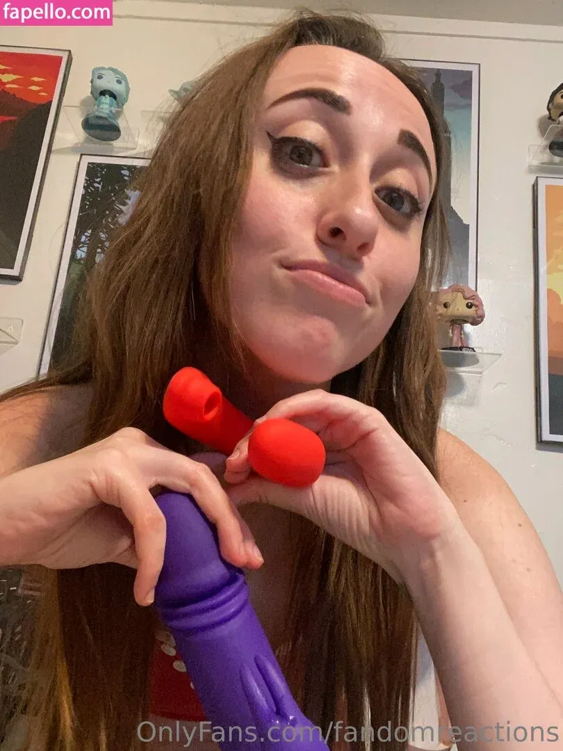 FandomReactions / fandomreactgirls Onlyfans Photo Gallery 