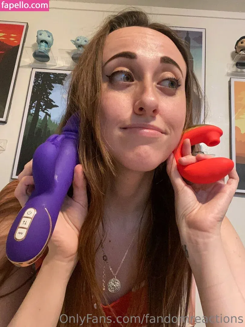 FandomReactions / fandomreactgirls Onlyfans Photo Gallery 