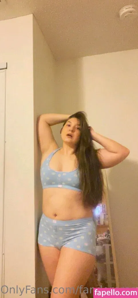 FandomReactions / fandomreactgirls Onlyfans Photo Gallery 