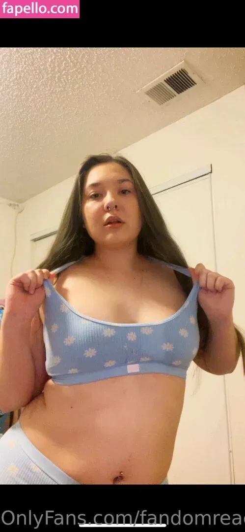 FandomReactions / fandomreactgirls Onlyfans Photo Gallery 