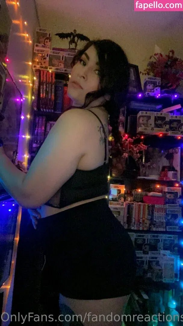 FandomReactions / fandomreactgirls Onlyfans Photo Gallery 