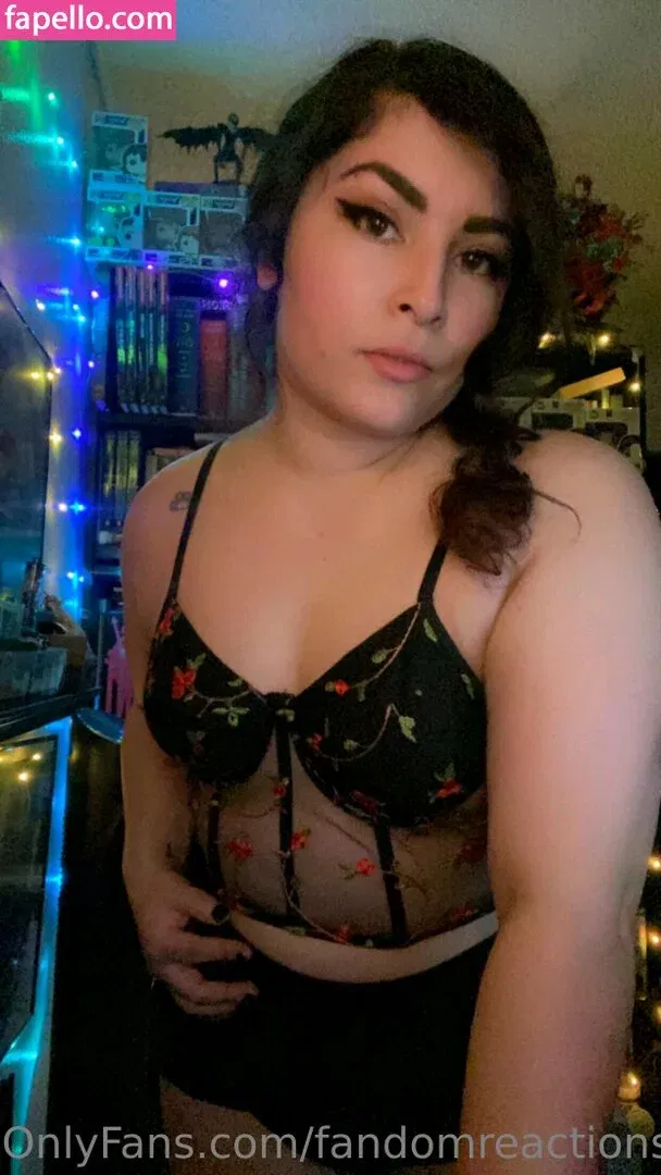 FandomReactions / fandomreactgirls Onlyfans Photo Gallery 