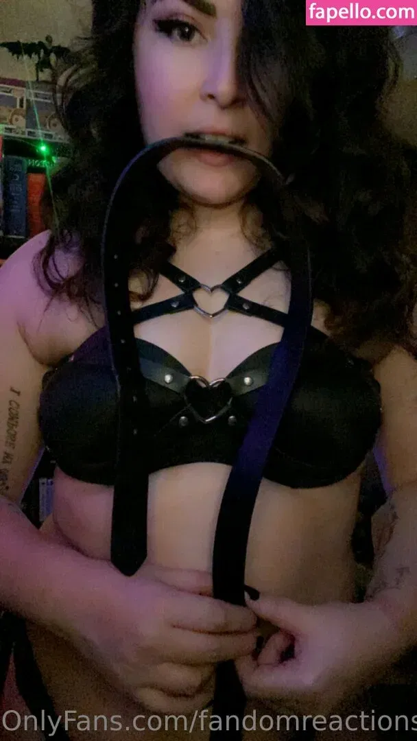 FandomReactions / fandomreactgirls Onlyfans Photo Gallery 