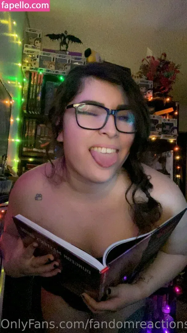 FandomReactions / fandomreactgirls Onlyfans Photo Gallery 