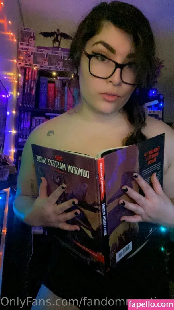 FandomReactions / fandomreactgirls Onlyfans Photo Gallery 