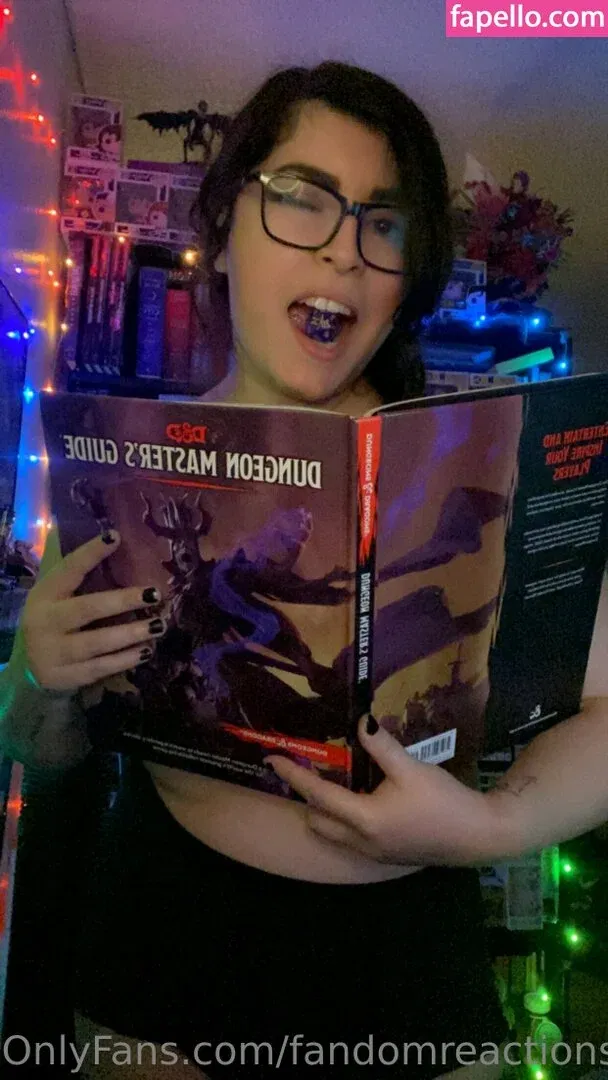 FandomReactions / fandomreactgirls Onlyfans Photo Gallery 