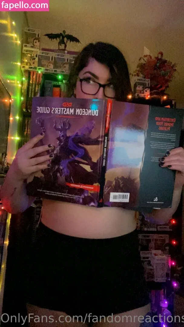 FandomReactions / fandomreactgirls Onlyfans Photo Gallery 