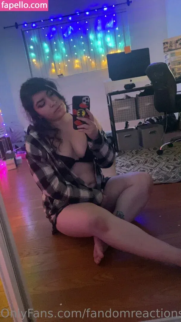 FandomReactions / fandomreactgirls Onlyfans Photo Gallery 