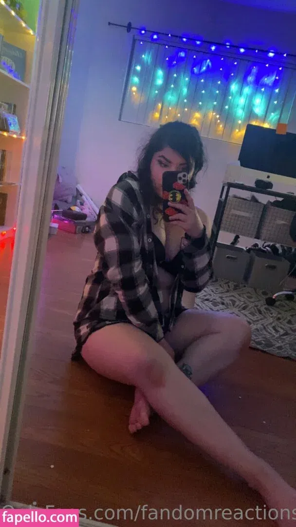 FandomReactions / fandomreactgirls Onlyfans Photo Gallery 