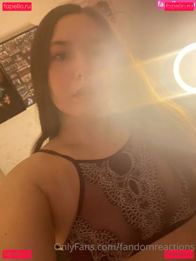 FandomReactions / fandomreactgirls Onlyfans Photo Gallery 