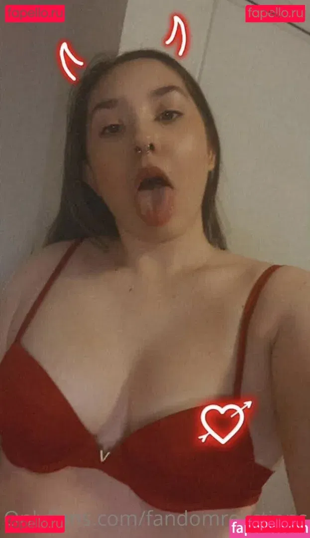 FandomReactions / fandomreactgirls Onlyfans Photo Gallery 