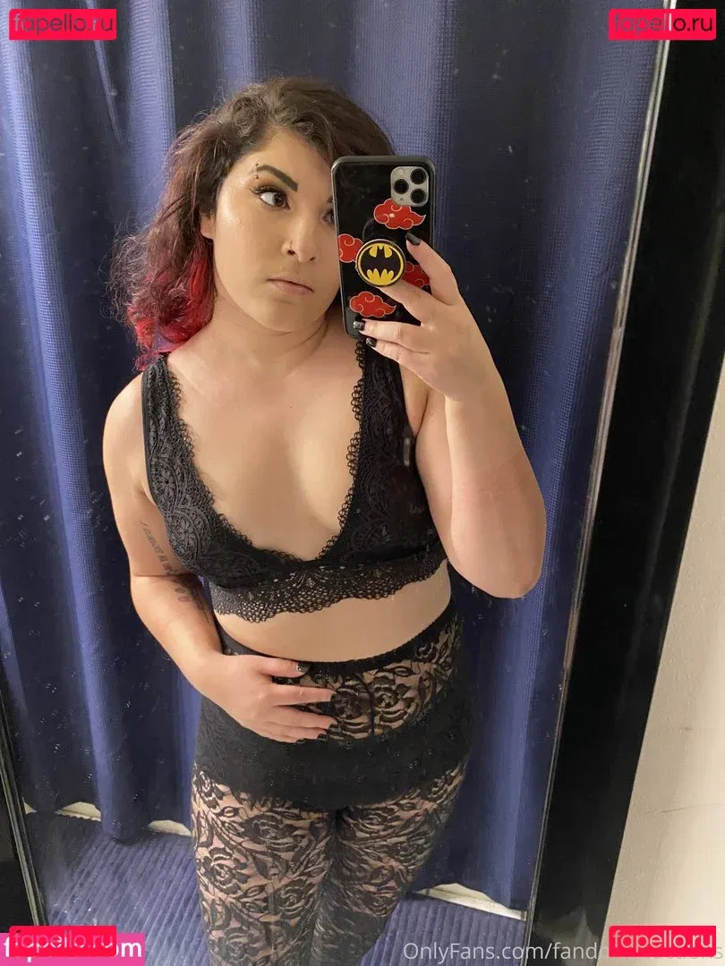 FandomReactions / fandomreactgirls Onlyfans Photo Gallery 