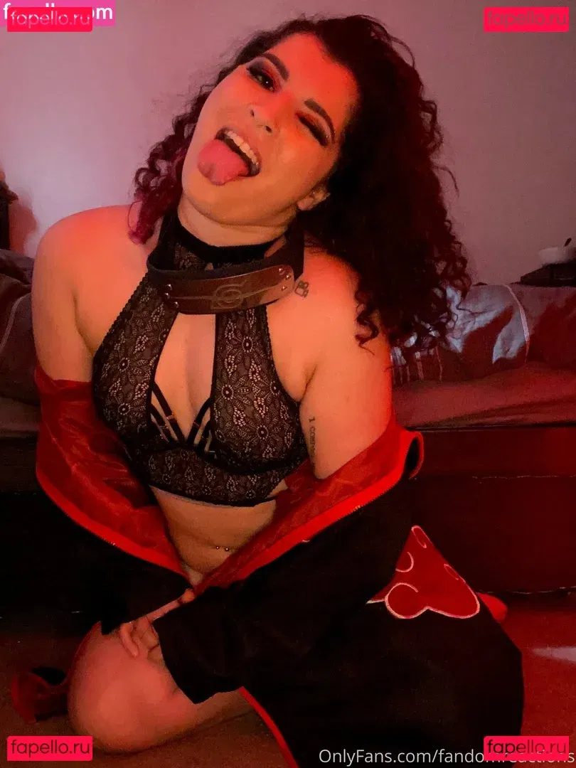 FandomReactions / fandomreactgirls Onlyfans Photo Gallery 