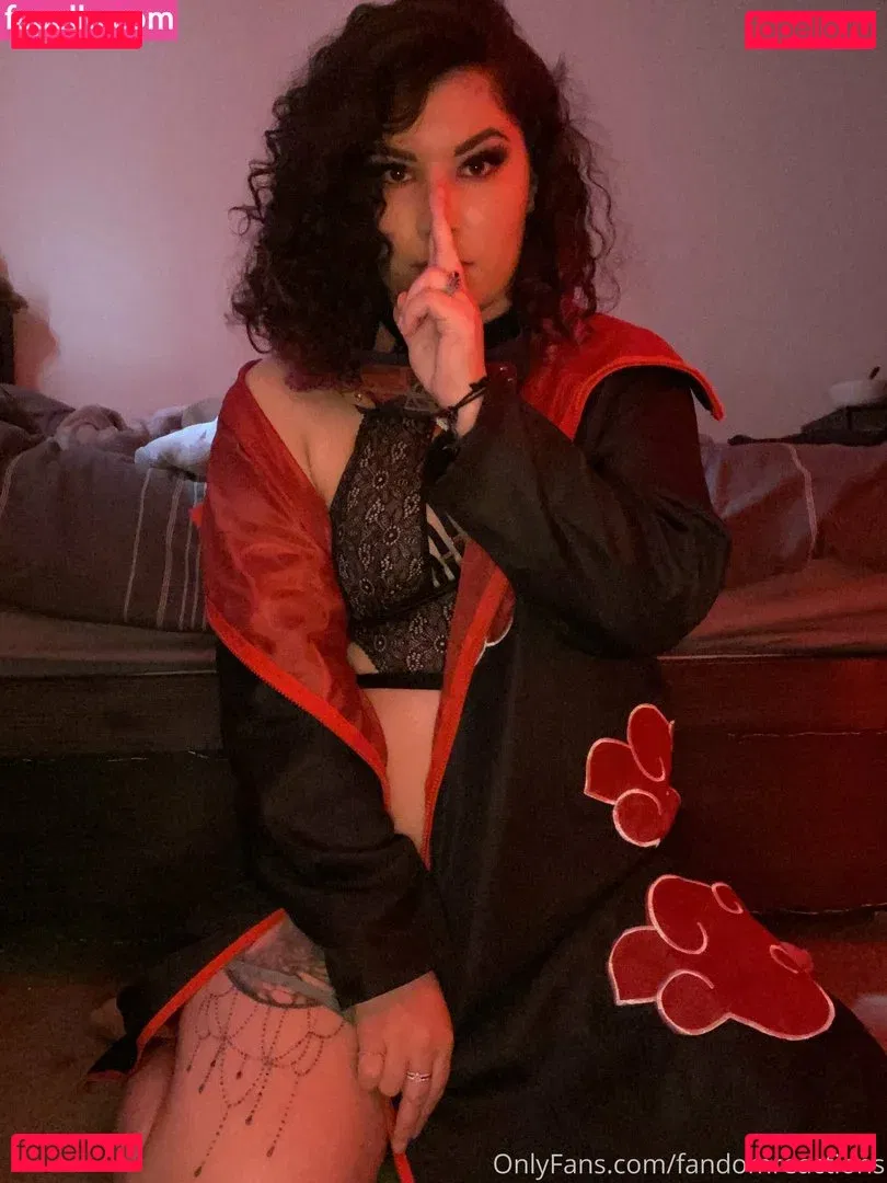 FandomReactions / fandomreactgirls Onlyfans Photo Gallery 