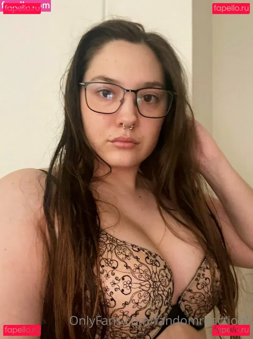 FandomReactions / fandomreactgirls Onlyfans Photo Gallery 