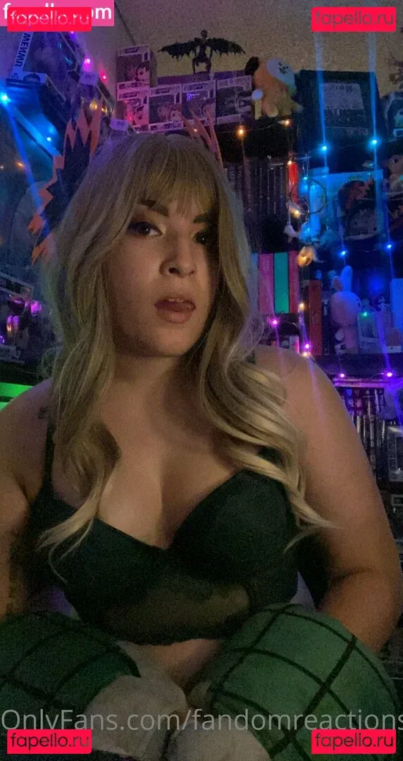 FandomReactions / fandomreactgirls Onlyfans Photo Gallery 