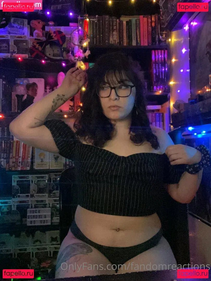 FandomReactions / fandomreactgirls Onlyfans Photo Gallery 