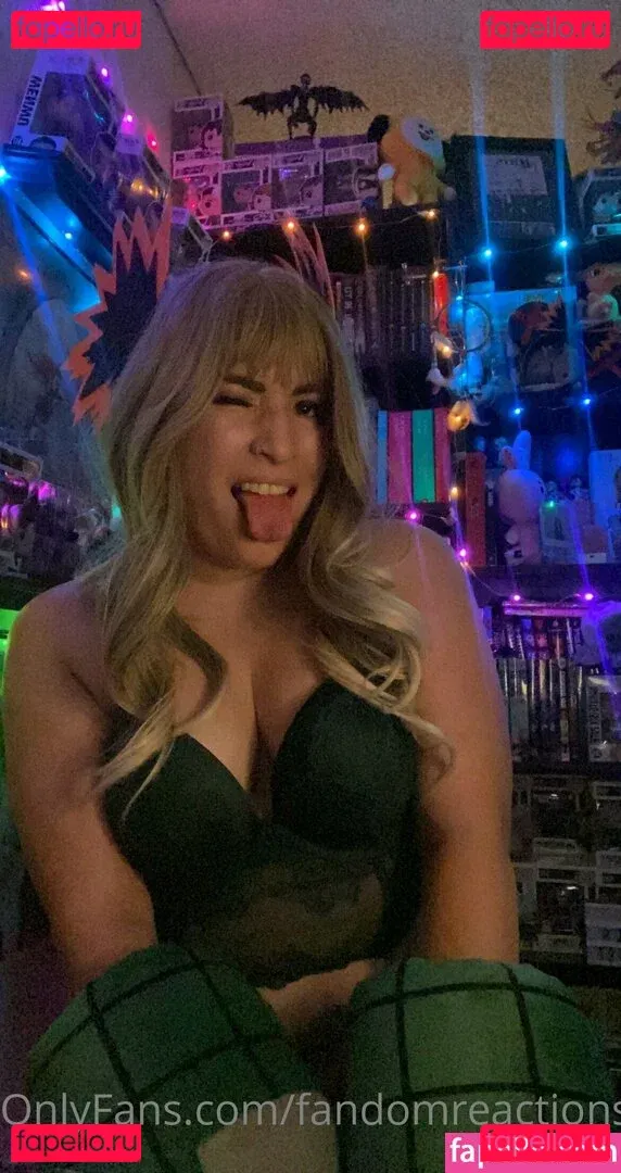 FandomReactions / fandomreactgirls Onlyfans Photo Gallery 