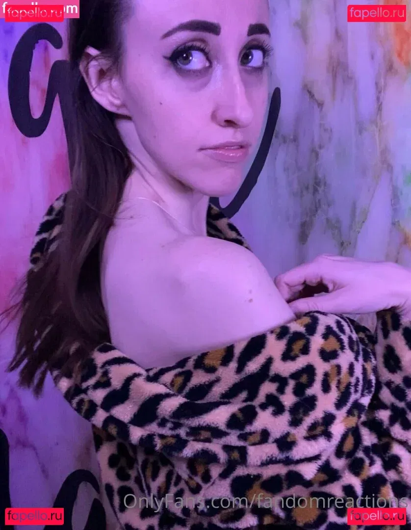 FandomReactions / fandomreactgirls Onlyfans Photo Gallery 